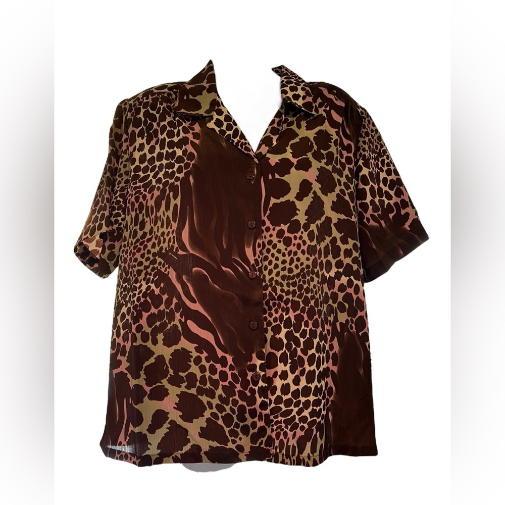 Woman’s Donnkenny Petite Brown and Tan Short Sleeve Button Down Shirt